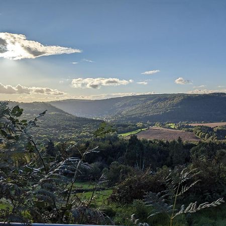 Hayloft Studio In Historic Barn Saint Briavels Esterno foto
